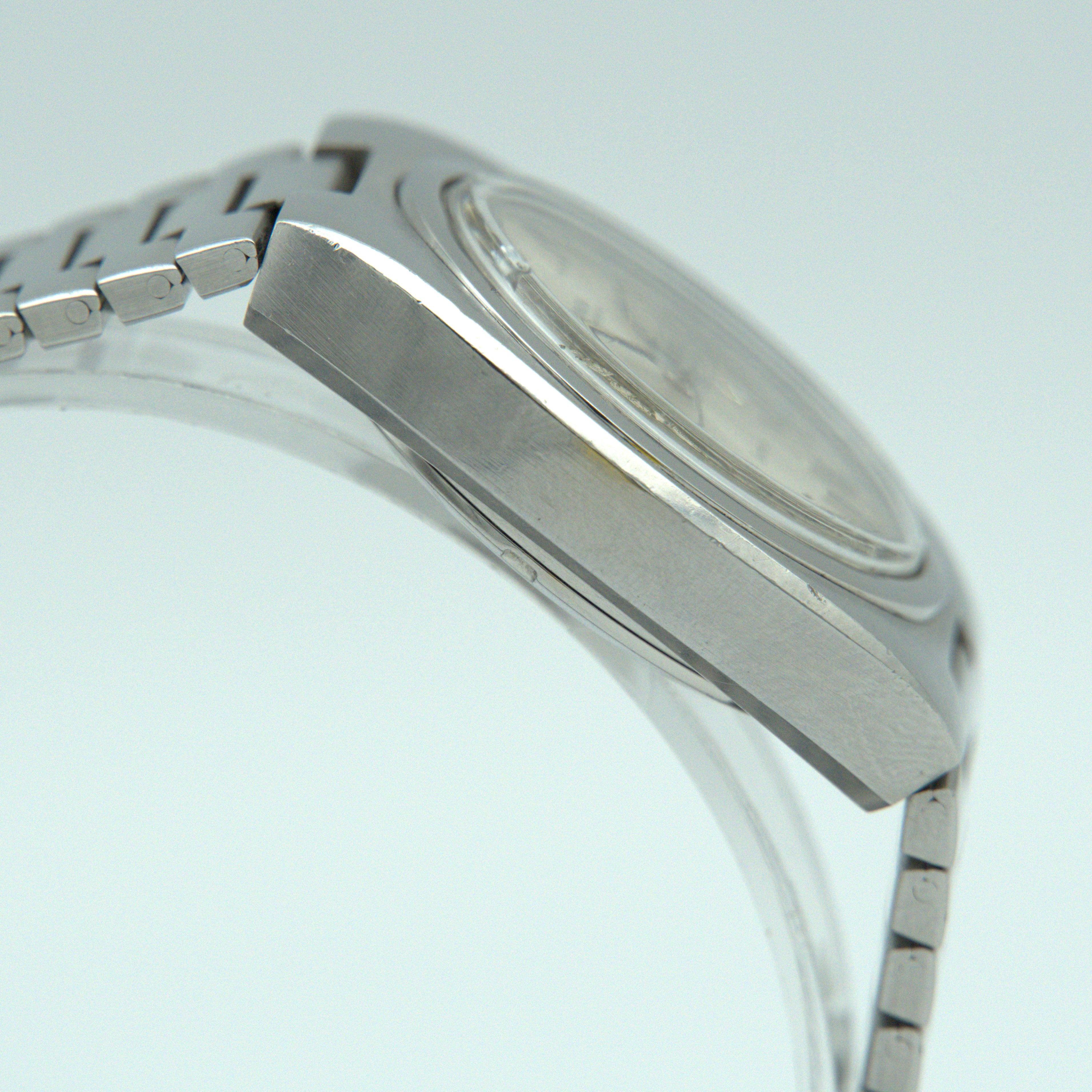 Omega Megaquartz 32KHz 39mm