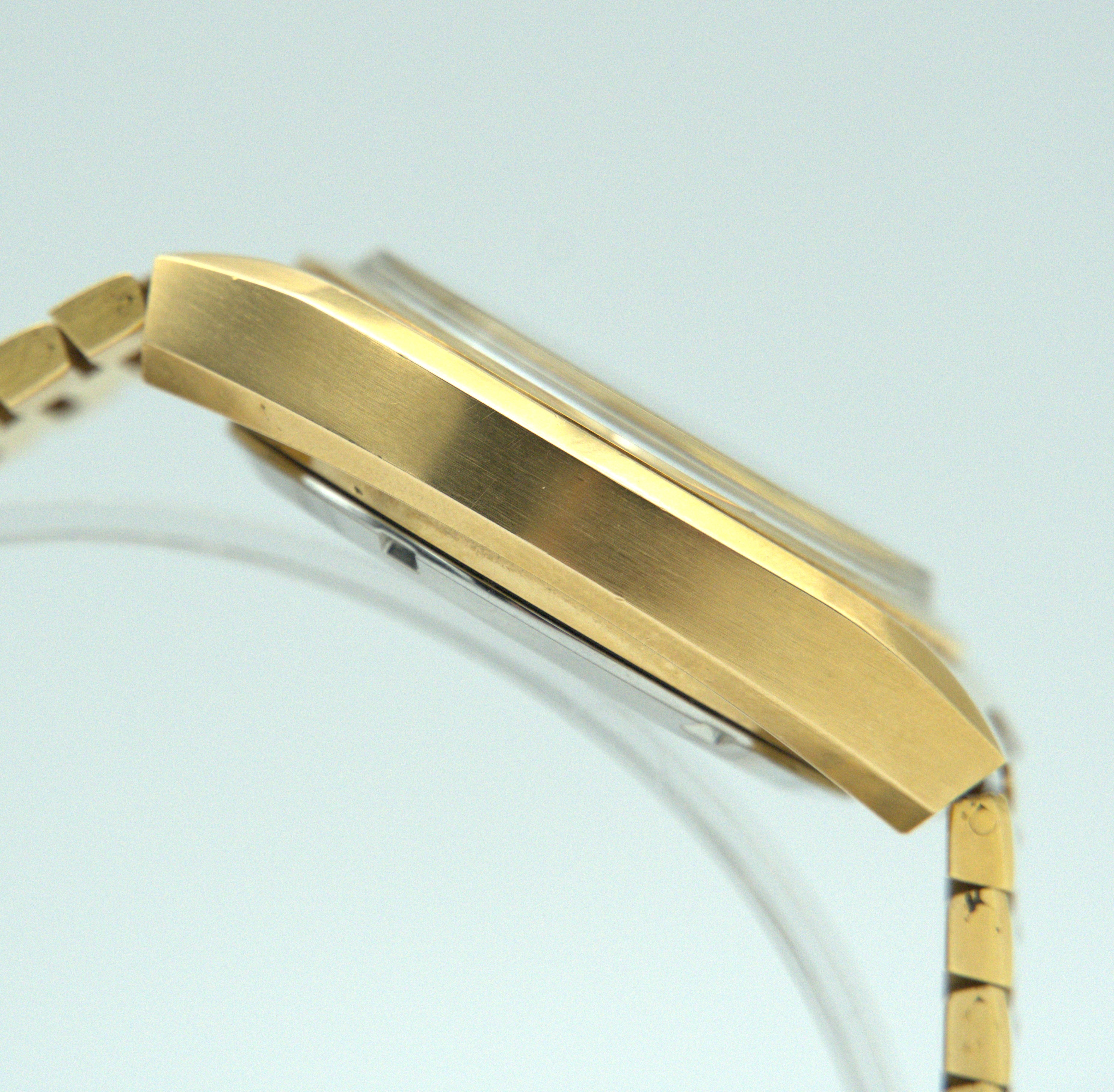 Omega Megaquartz 32KHz 39mm