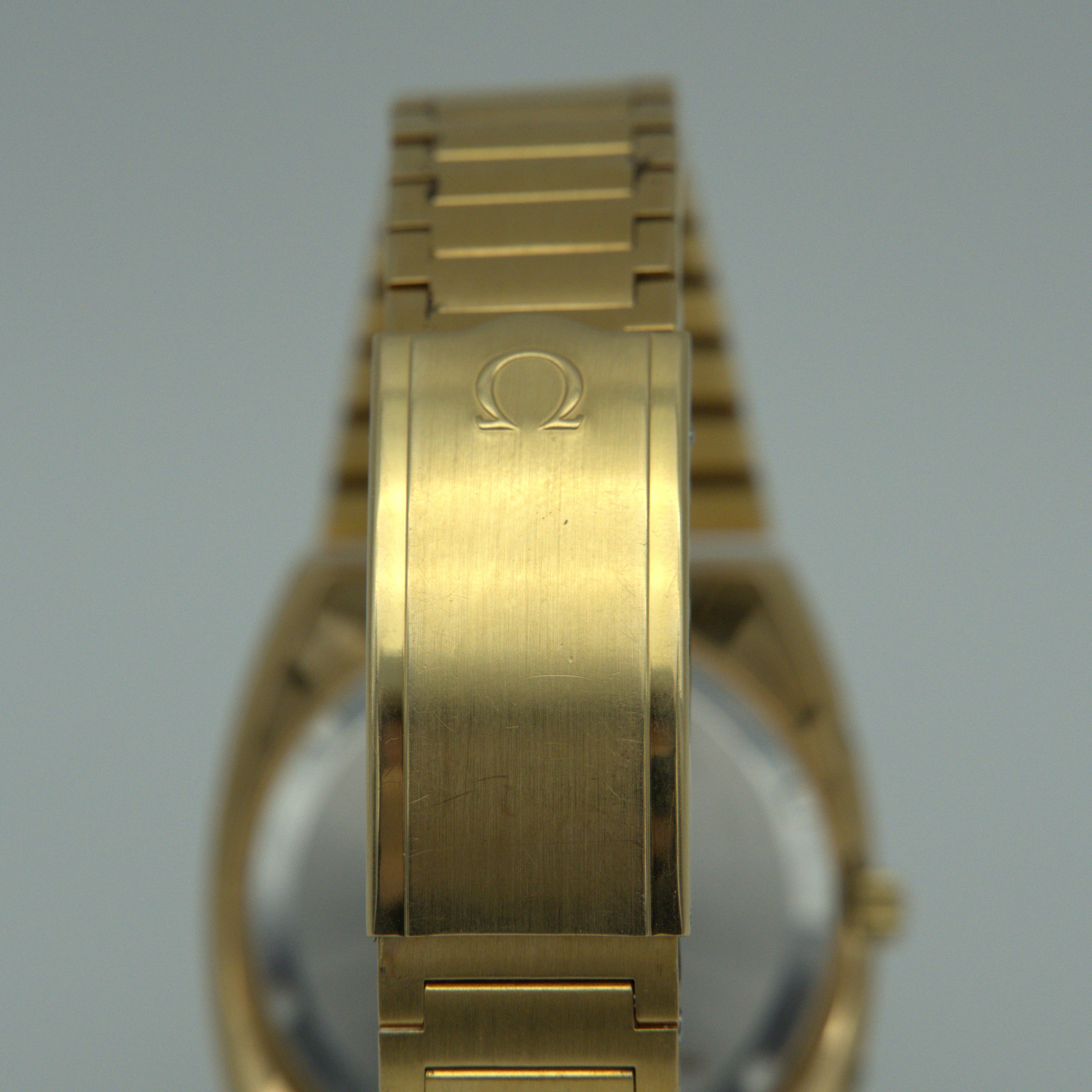 Omega Megaquartz 32KHz 39mm