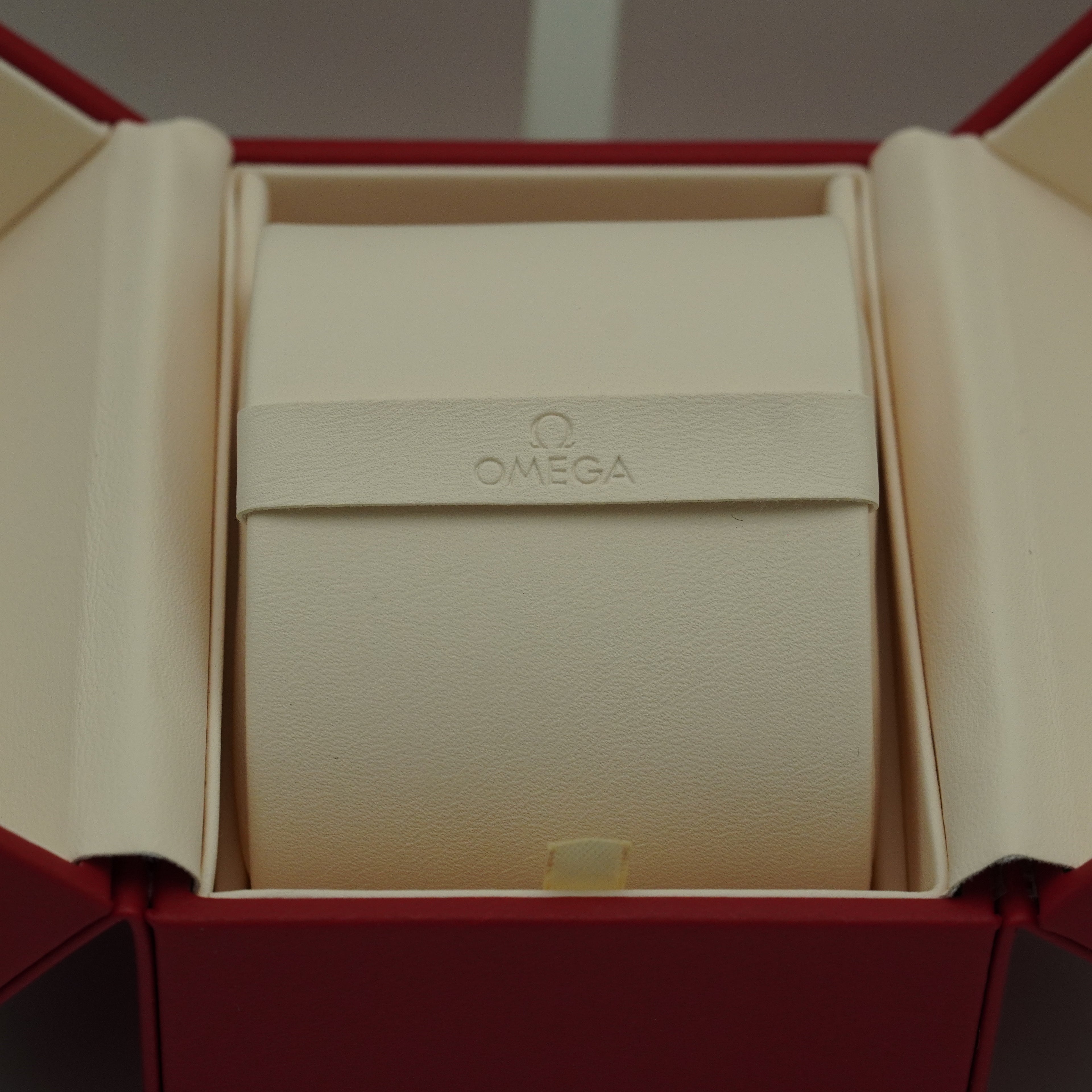 Omega Reisebox Neu mit Karton