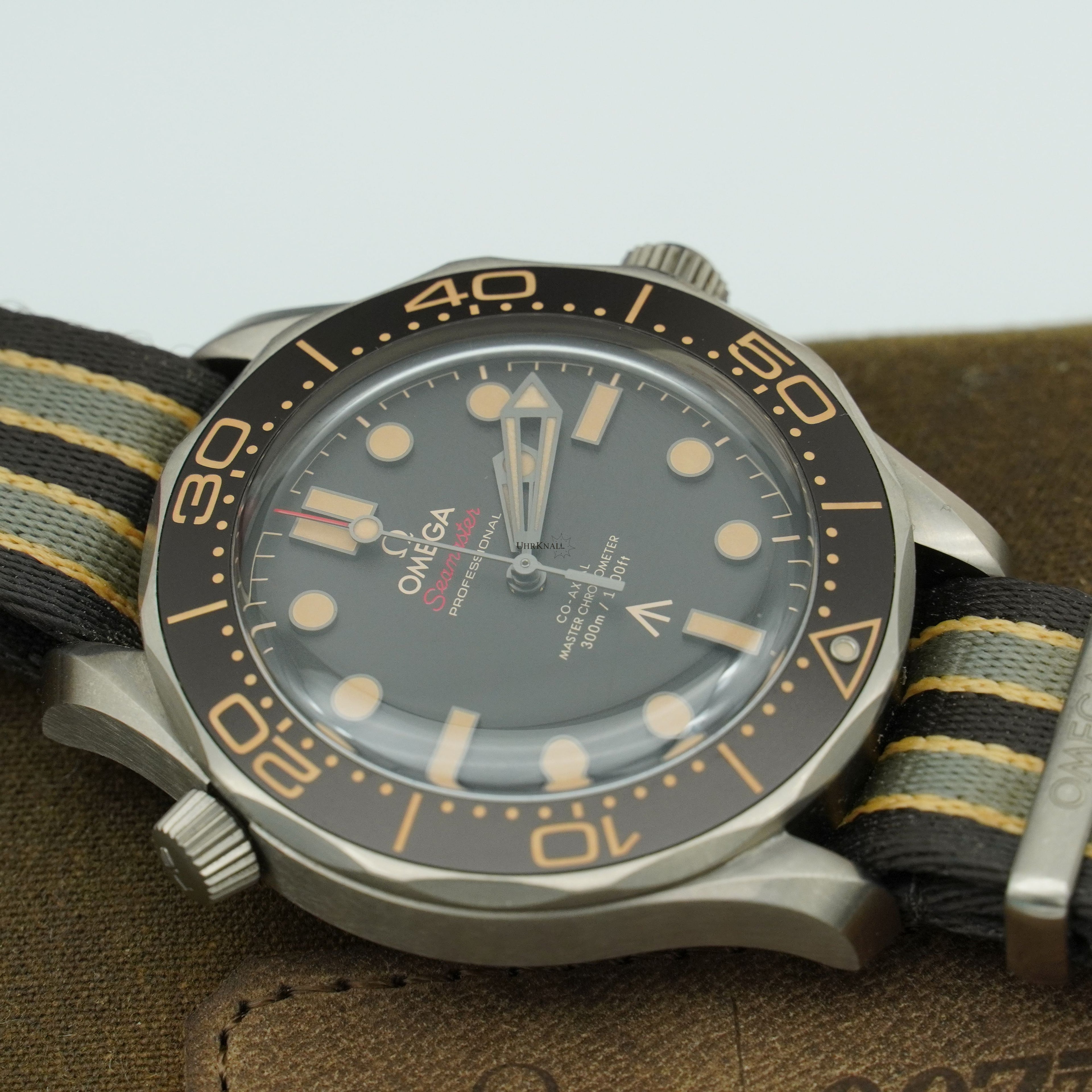 Omega Seamaster Diver 300M Bond 007