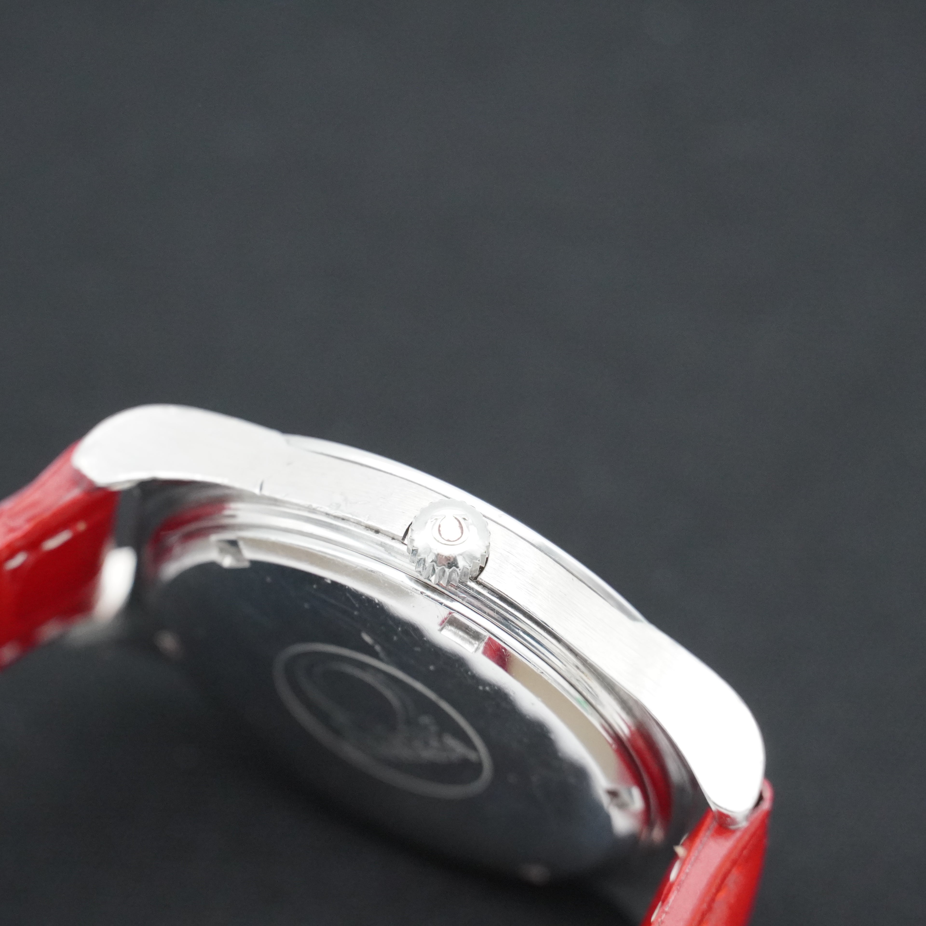 Omega Genève 136.0102