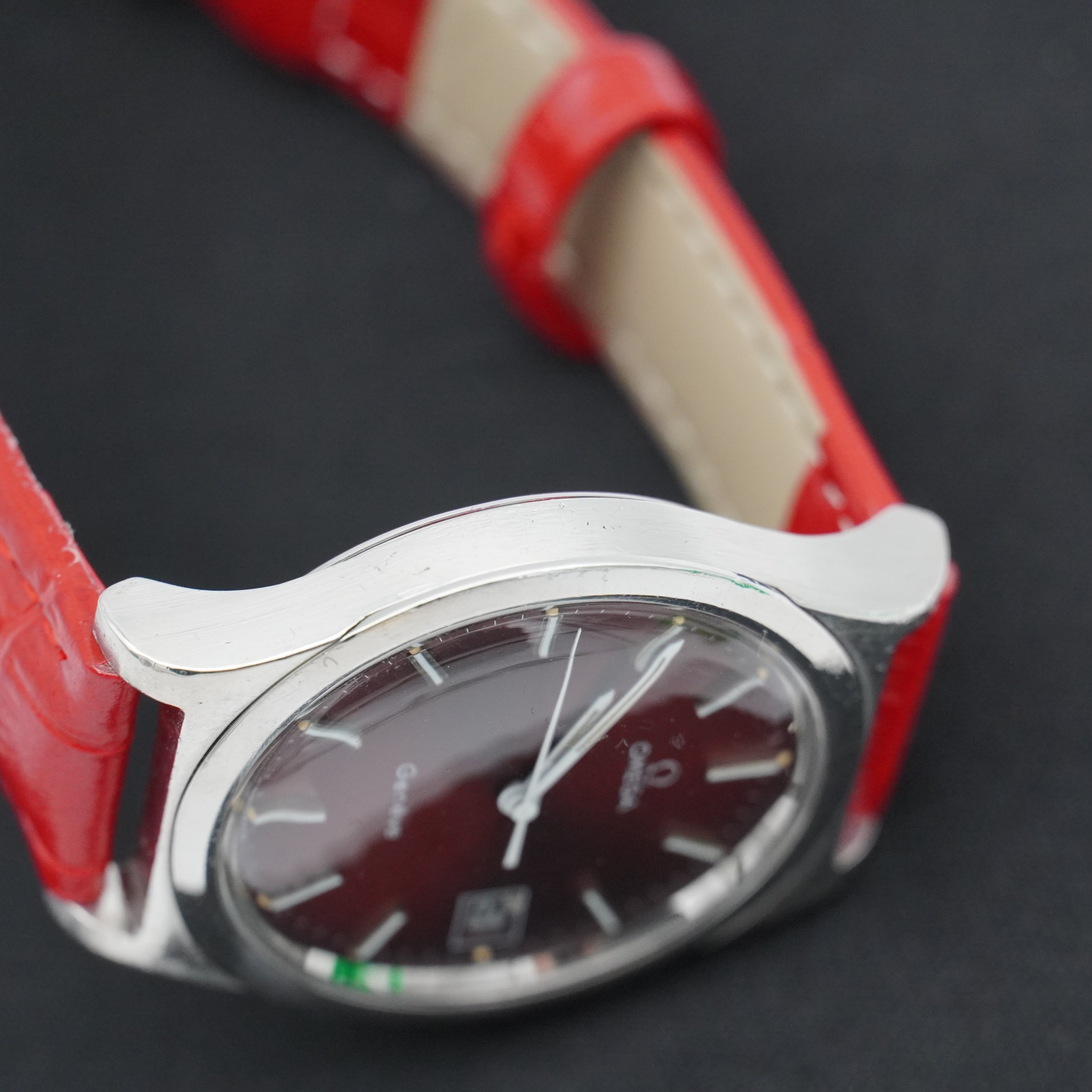 Omega Genève 136.0102