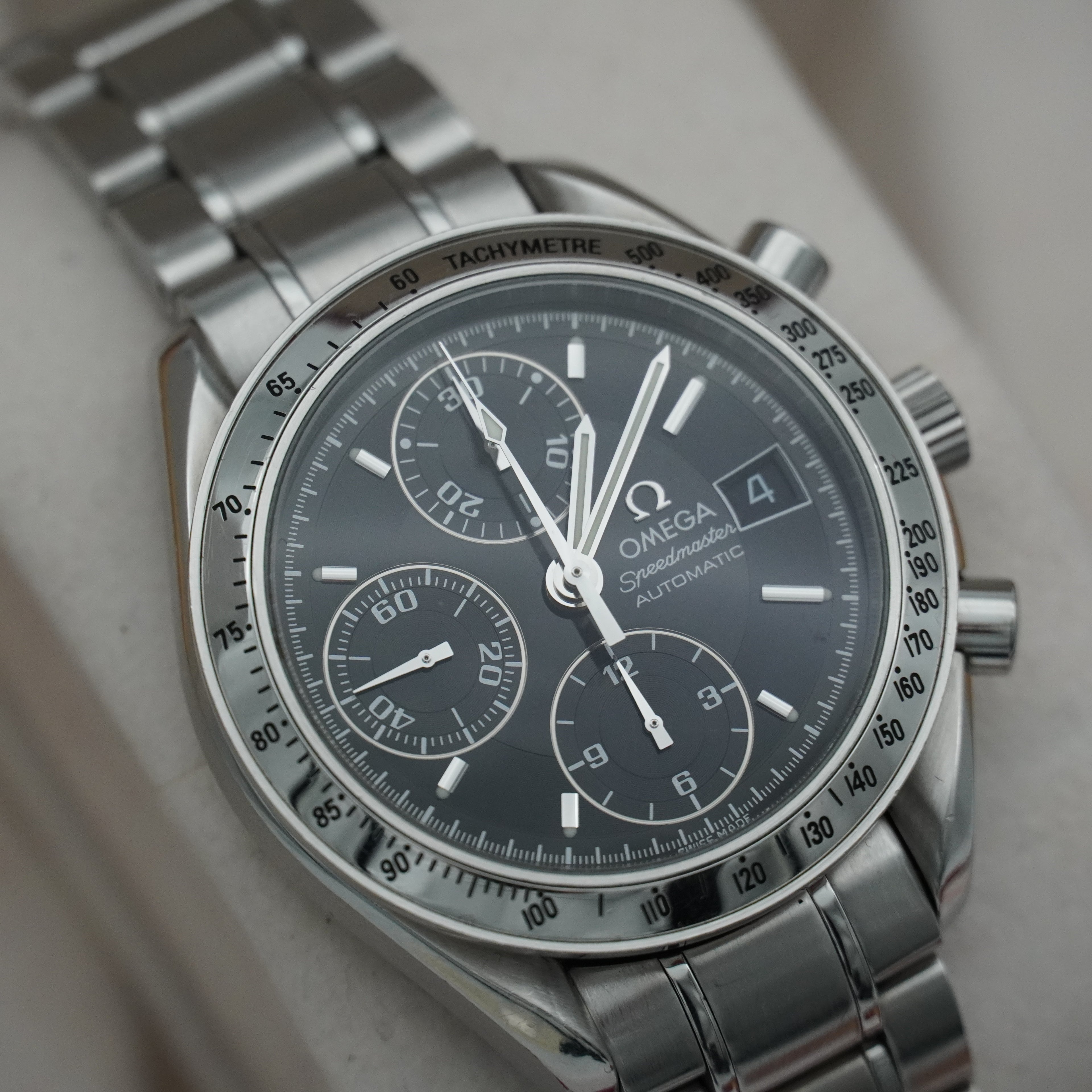 Omega Speedmaster Date Automatic