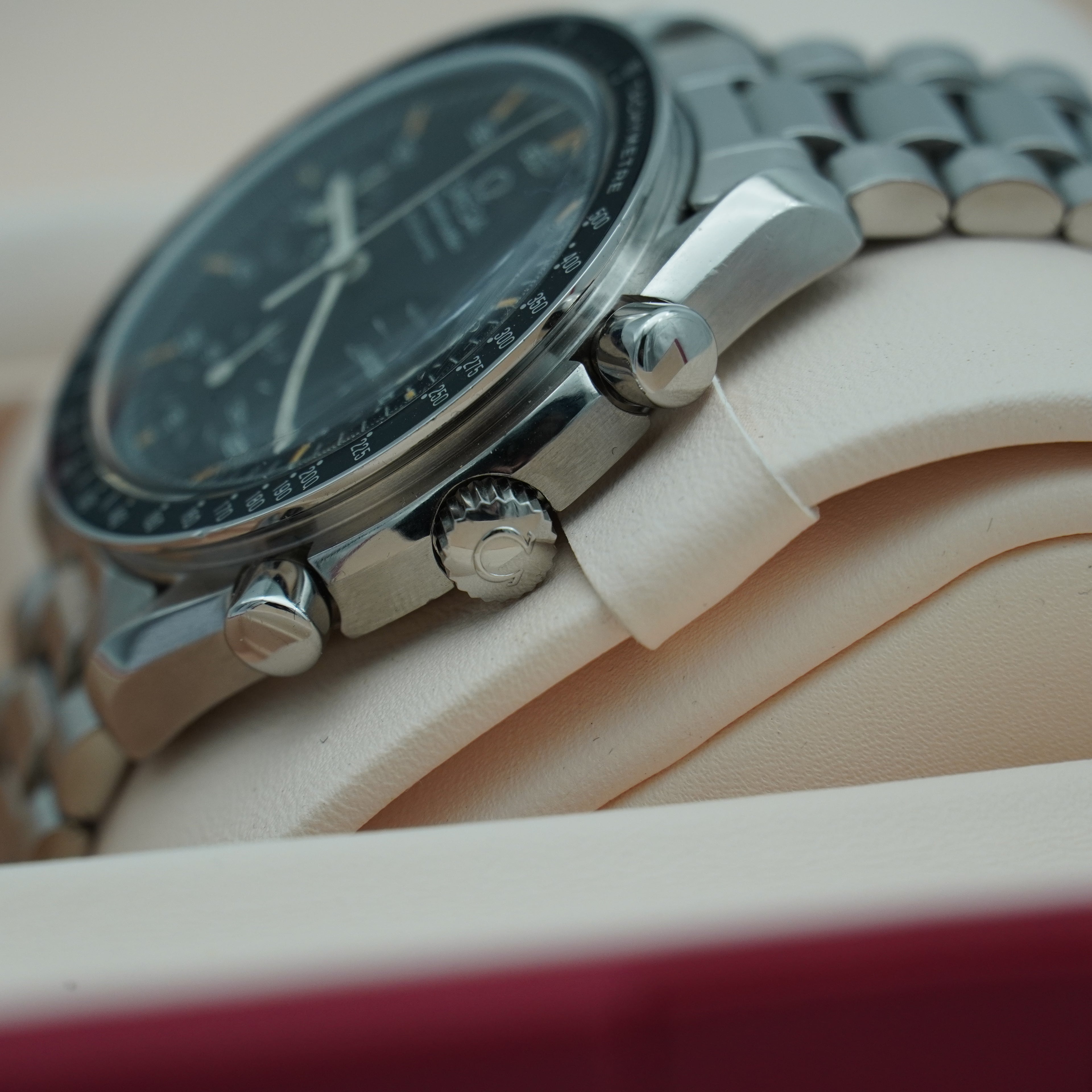 Omega Speedmaster Reduced