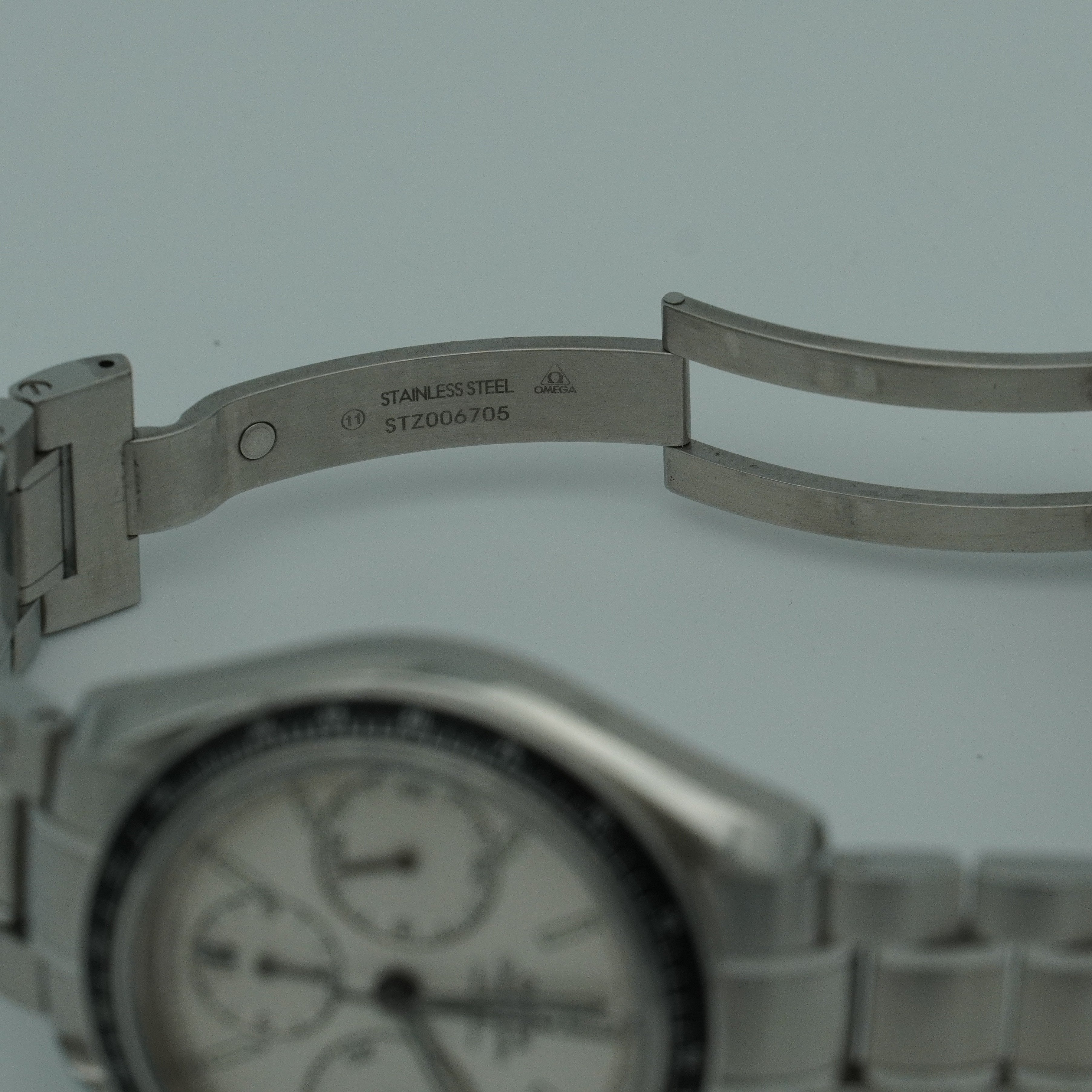 Omega Speedmaster Racing